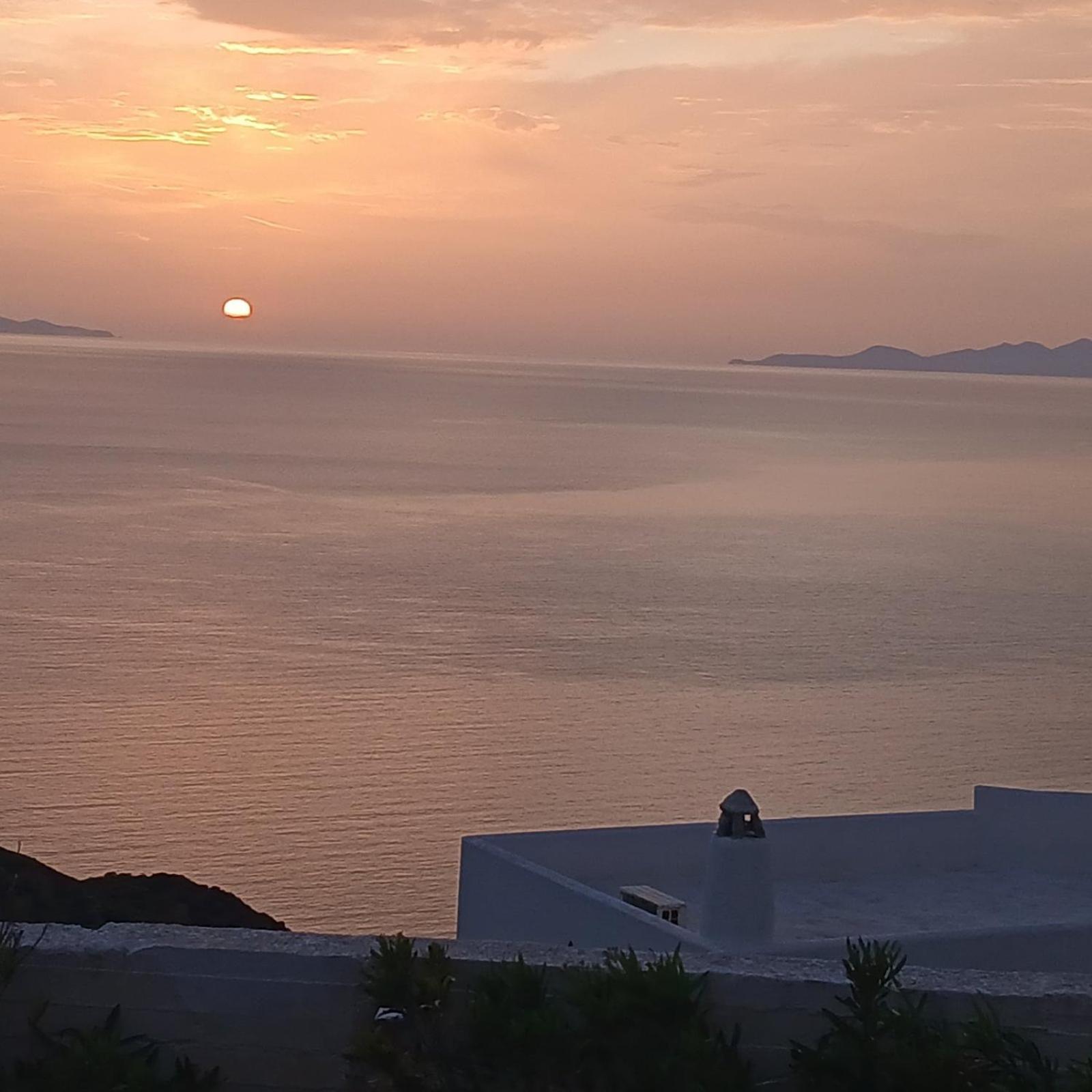Paros - Sikinos Sunset Apartment Bagian luar foto
